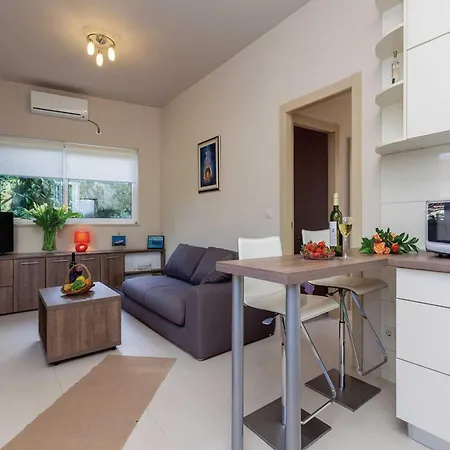 Апартаменты Ankora - One Bedroom With Terrace And Sea View Затон